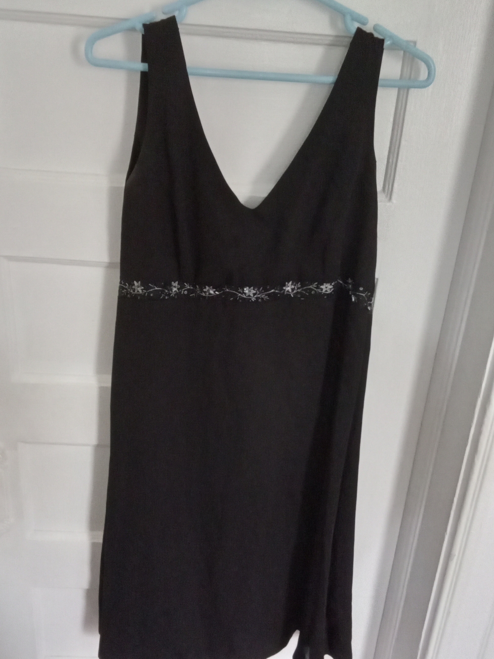Vintage Michaelangelo Black V-Neck Sleeveless Dress with Waist Embroidery